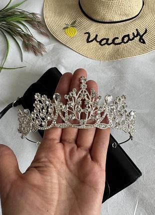 Корона з камінцями