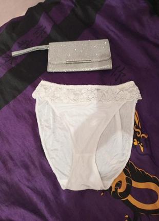 Білі трусики кружево