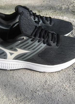 Кроссовки mizuno