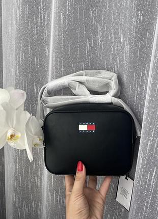 Сумочка крос боді чорна tommy hilfiger