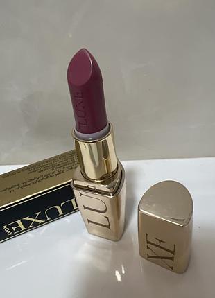 Avon luxe помада