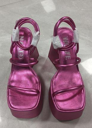 Женские сандалии на платформе naked wolfe – 3 цвета, размеры 35-40 оригинальная упаковка к...