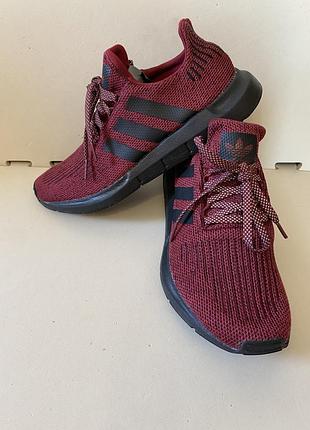 Продам чоловічі кросівки фірми adidas!
