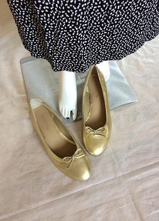 Жіночі шкіряні святкові  золоті туфлі