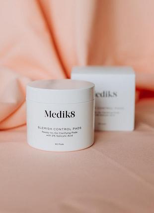 Подушечки із саліциловою кислотою для проблемної шкіри medik8 blemish control pads топ