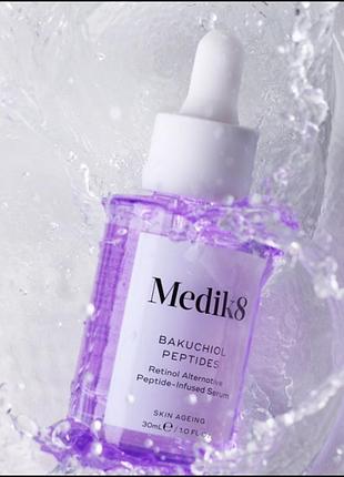 Пептидная сыворотка с бакучиолом - 30ml medik8 bakuchiol peptides топ