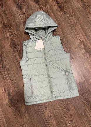 Жіноча жилетка з капюшон