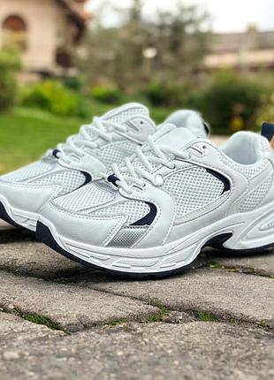 Жіночі літні кросівки