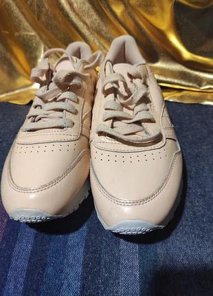 Женские кожаные кроссовки reebok