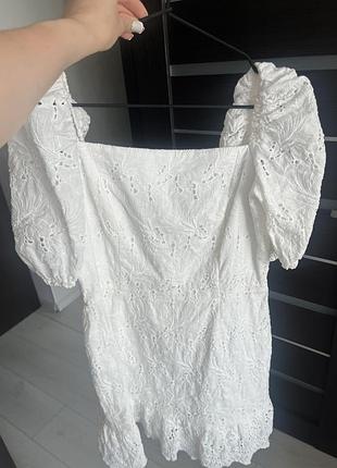 Сукня із прошви