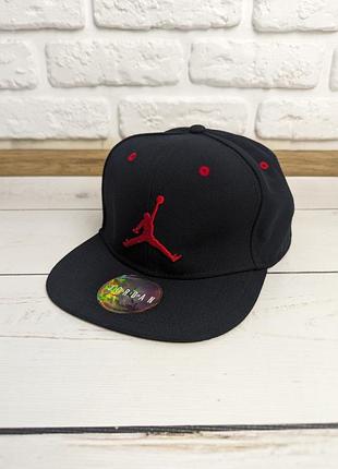 Мужская черная бейсболка с прямым козырьком jordan оригинал унисекс мужская женская / кепка nike найк джордан one size