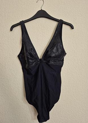 Слитный купальник