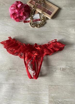 Эротические красные трусы
