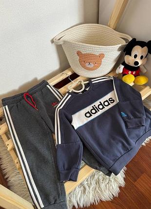 Збірний костюм adidas  розмір- 3-4 роки