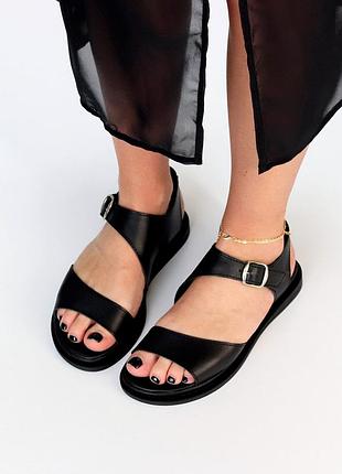 Легкие босоножки женские черного цвета классический стиль на ремешку, плоская подошва, натуральная к