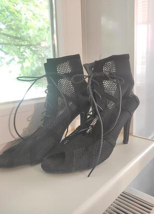 Каблуки high heels