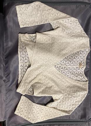 Топ з рукавом