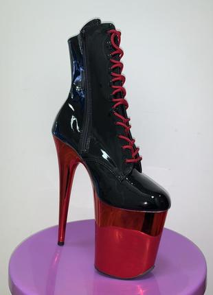 Стрипи-черевики для екзота