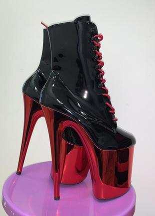 Стрипи-черевики для екзота