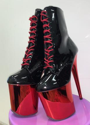 Стрипи-черевики для екзота