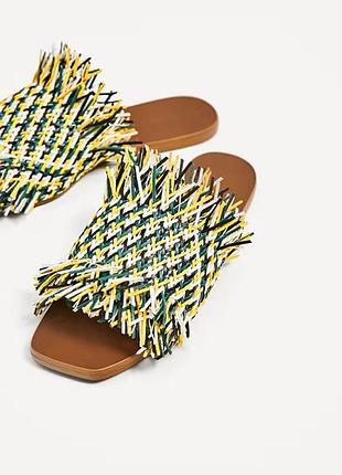 Крутезні шльопанці zara