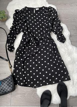 Сукня в горох