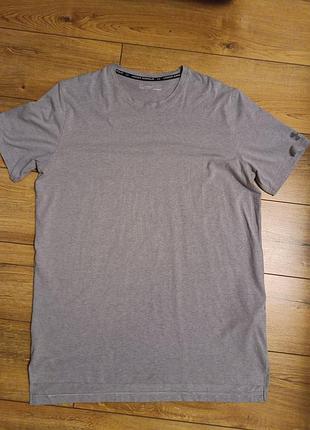 Футболка under armour