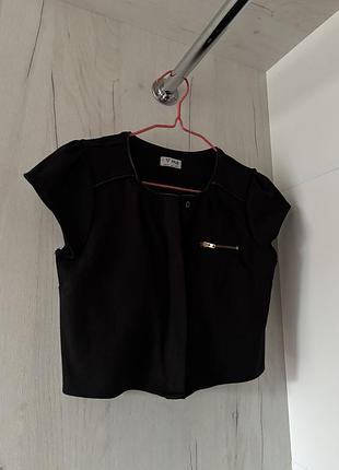 Кроп-топ на гудзиках