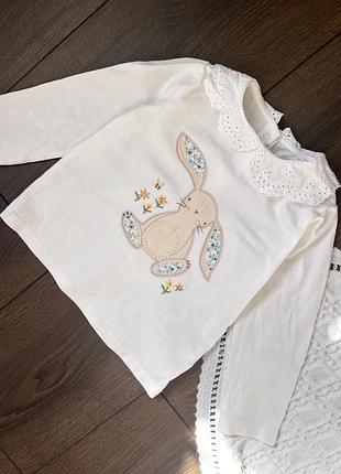 Блуза кофта лонгслів білий з мереживним комірцем з зайчиком next некст для дівчинки 9-12 м 80