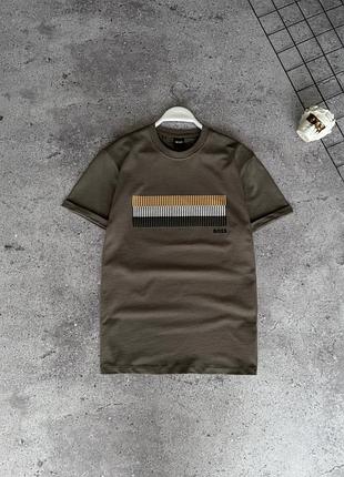 Стильна футболка boss