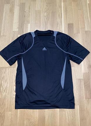 Спортивна футболка adidas