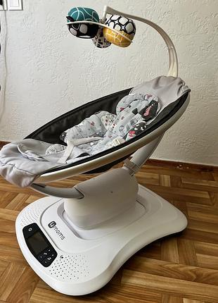 Заколисуючий центр 4moms 4.0