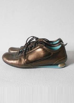 Кожаные беговые кроссовки nike shox