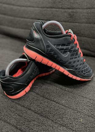 Кросівки жіночі nike