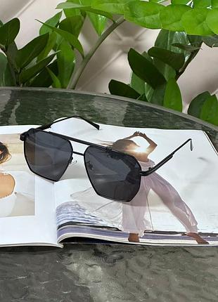 Очки солнцезащитные женские среднее и крупное лицо многогранники черные