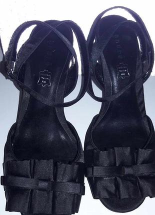 Босоножки женские andre