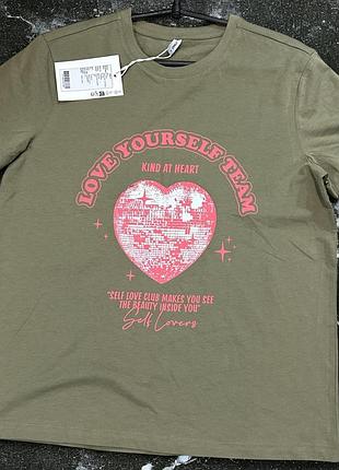 Футболка з сердечком