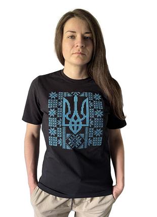 Женская трикотажная вышиванка с синим гербом