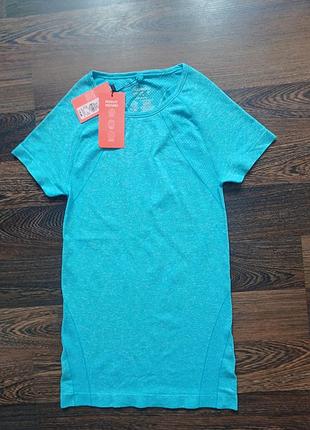 Новая женская футболка