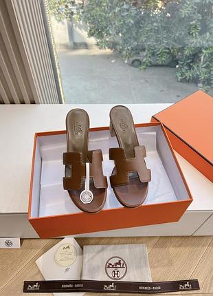 Шлепанцы новые 40 (24,5-25 см)