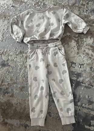 Костюм на дівчинку