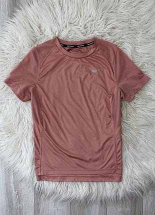 Оригінальна спортивна футболка