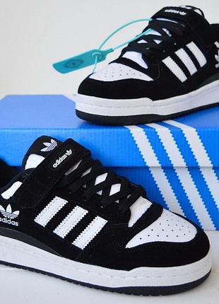 Adidas forum low black white