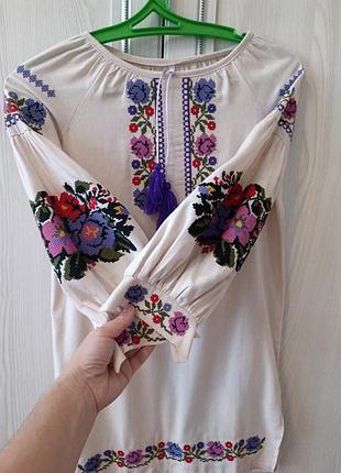 Вышитое платье для девочки