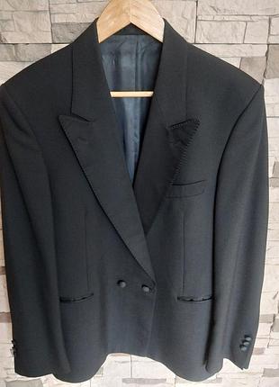 Оверсайз-пиджак с мужского плеча