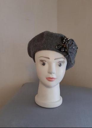 Серый шерстяной берет