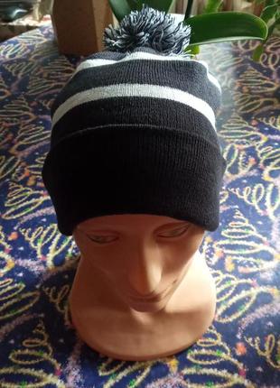 Шапка з бумбоном.германия