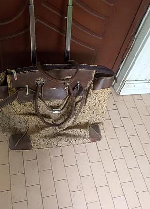 Чемодан - сумка на колесах 43*55   бу! состояние как на фото