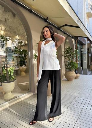 Жіноча молочна нарядна шовкова блузка