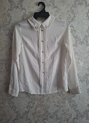 Женская рубашка с декором на воротнике, тонкий материал, размер 38, молочная